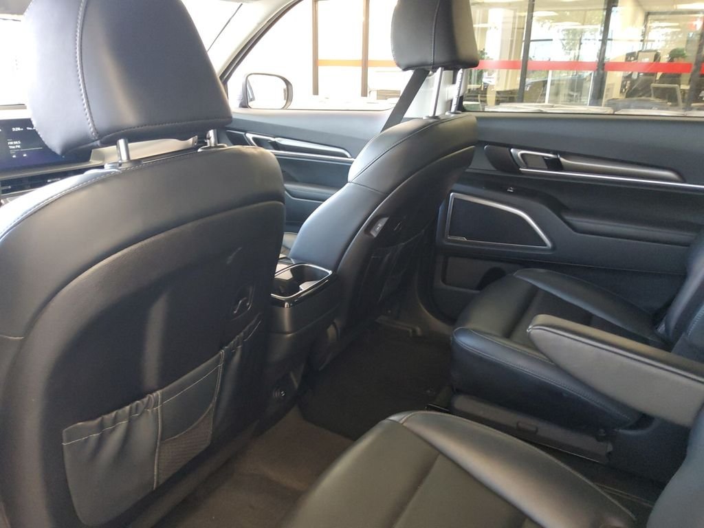 Used 2025 Silver Kia S image 19
