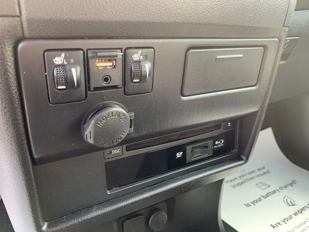 Used 2018 Gray Toyota SE Premium image 37