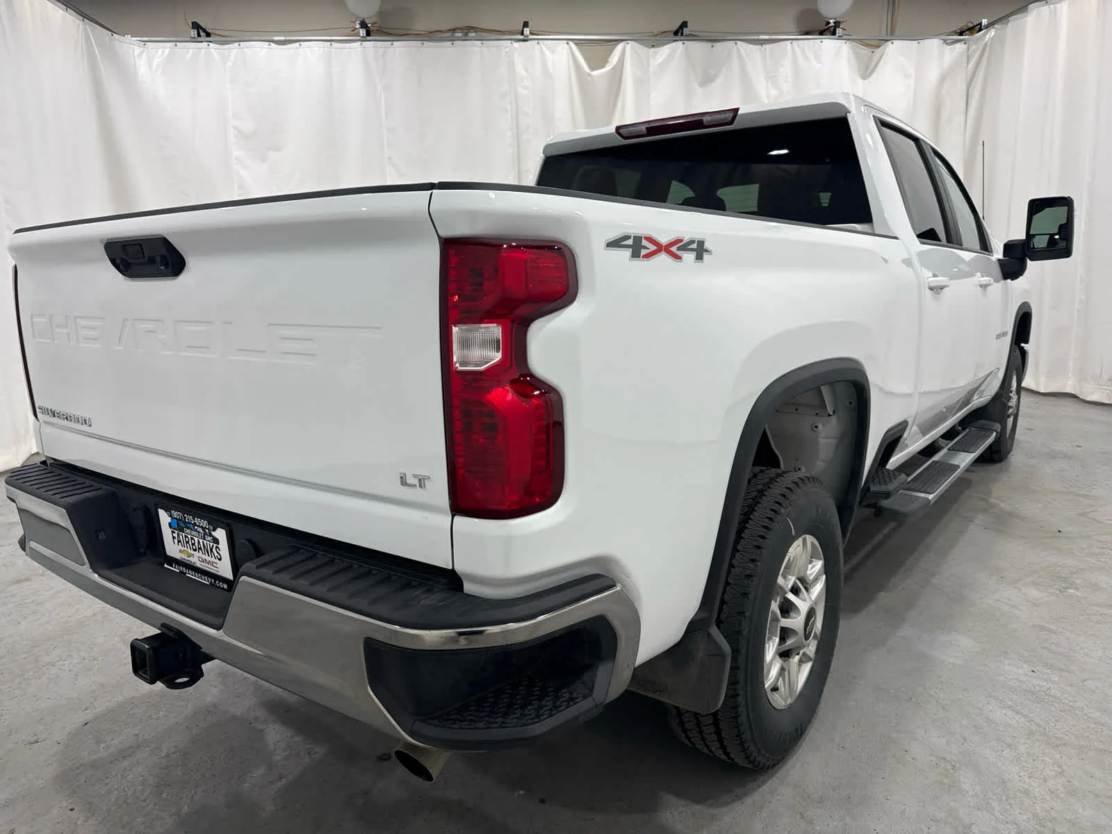 Used 2026 Summit White Chevrolet LT image 5