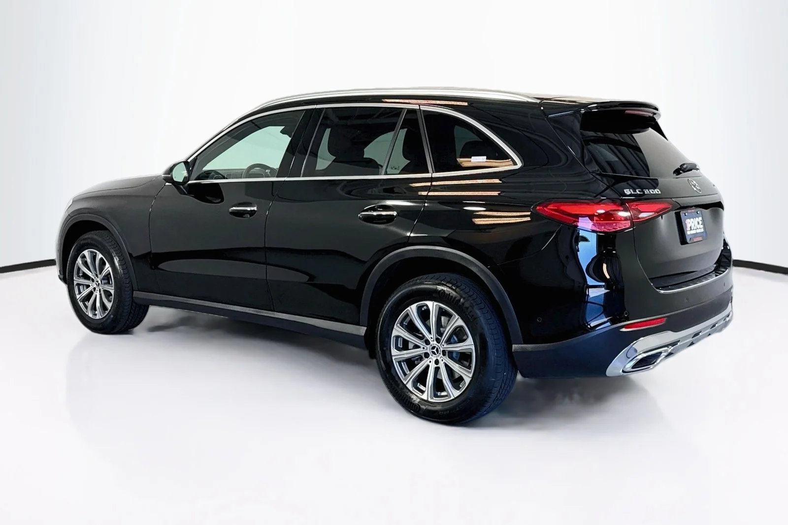 Used 2026 Black Mercedes-Benz GLC 300 image 7