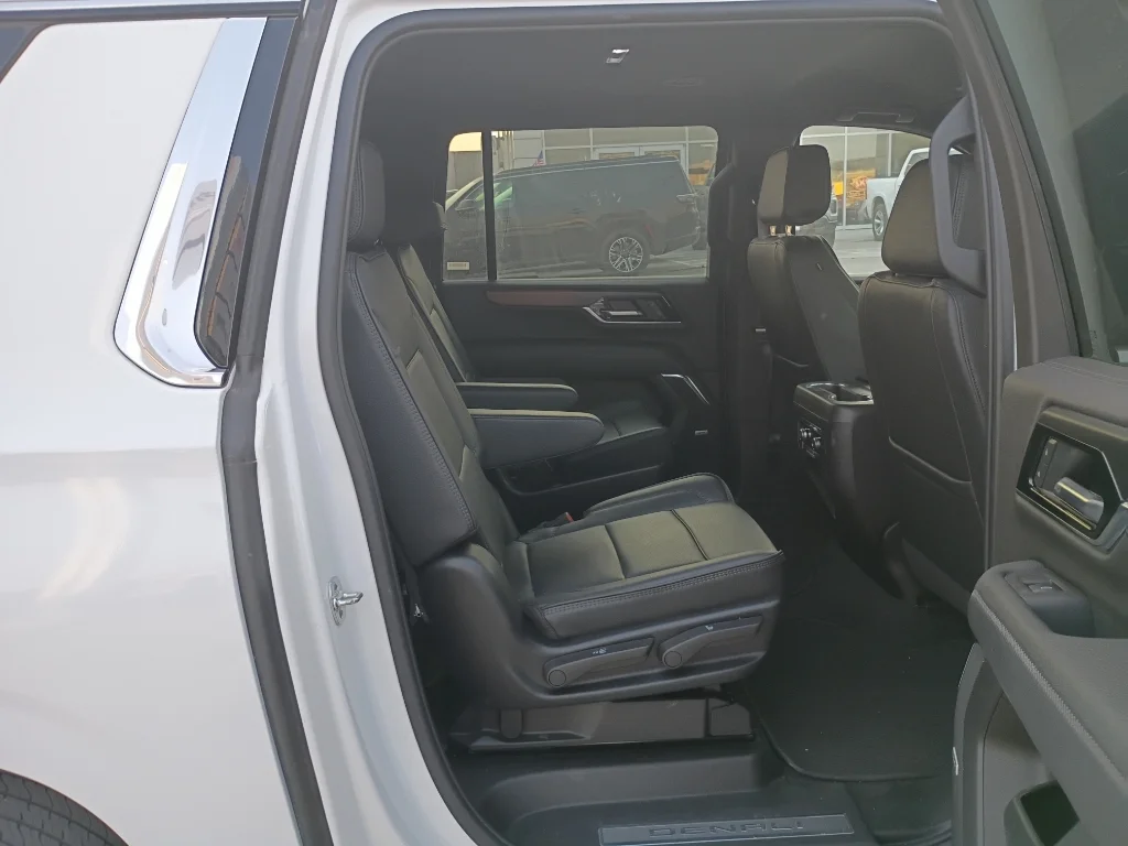 Used 2025 White GMC Denali image 15