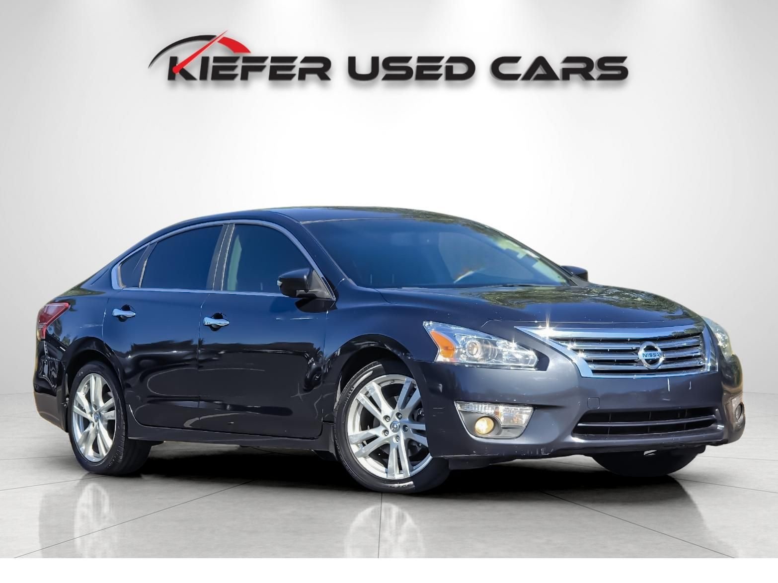Used 2013 Nissan Altima Sedan SV with VIN 1N4BL3AP2DN425098 for sale in Eugene, OR