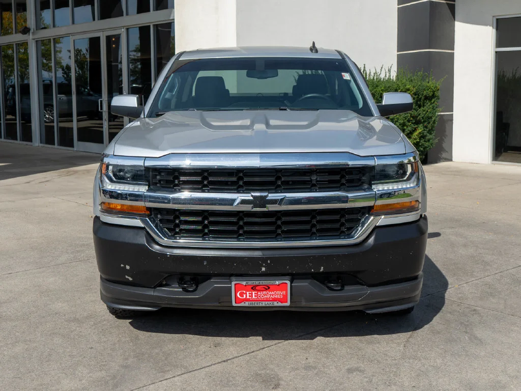 Used 2018 Silver Chevrolet LT image 2