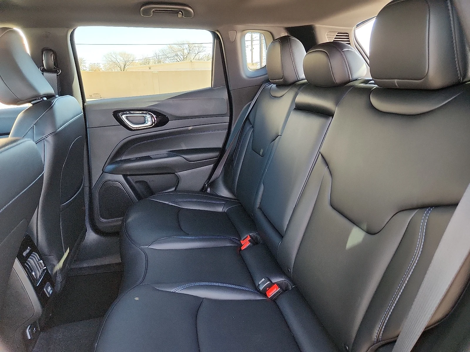 New 2026 PXJ Diamond Bla Jeep LIMITED ALTITUDE 4X4 image 9
