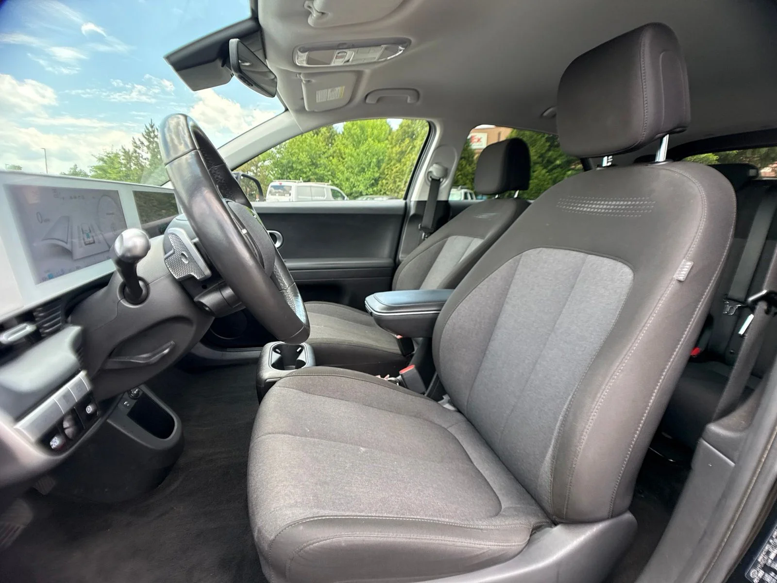 Used 2024 Black Hyundai SEL image 10