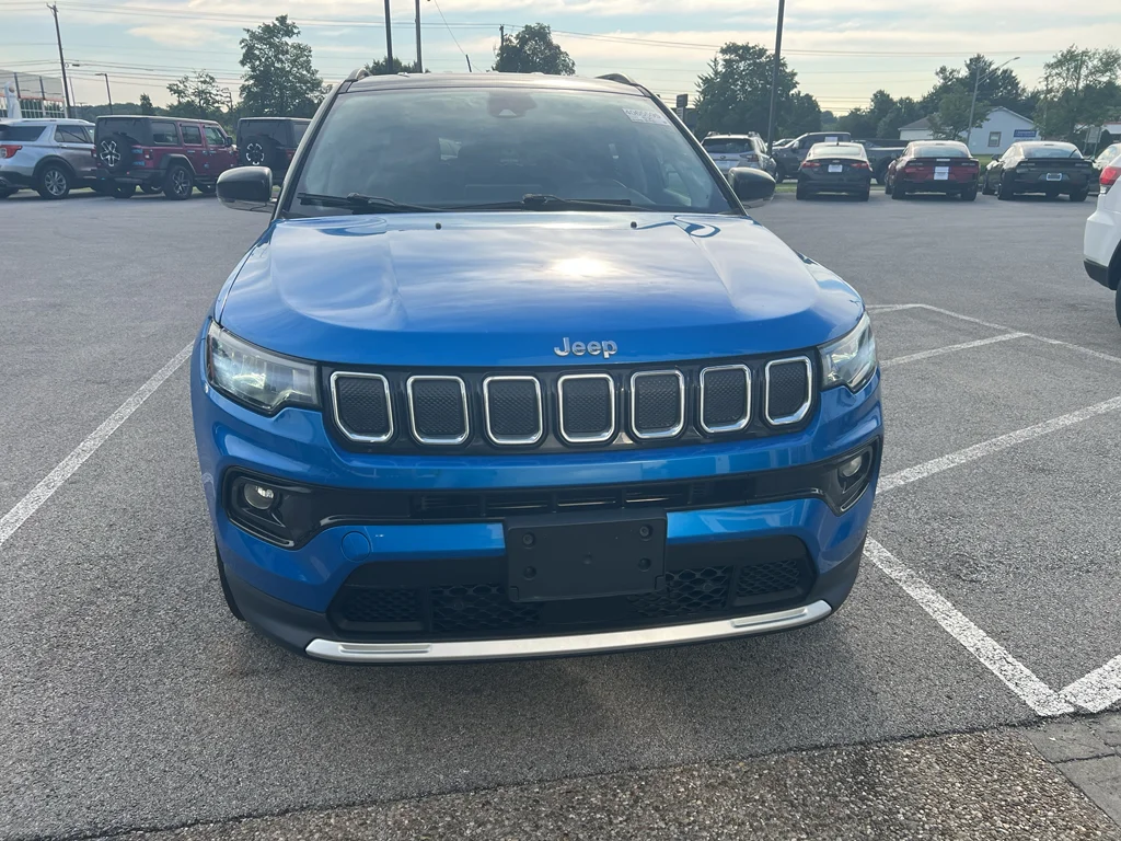 Used 2022 Laser Blue Pearlcoat Jeep Limited image 2