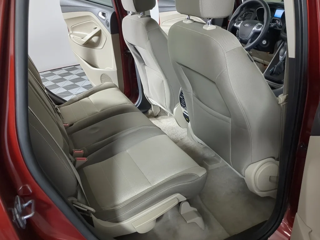 Used 2016 Red Ford SE image 20