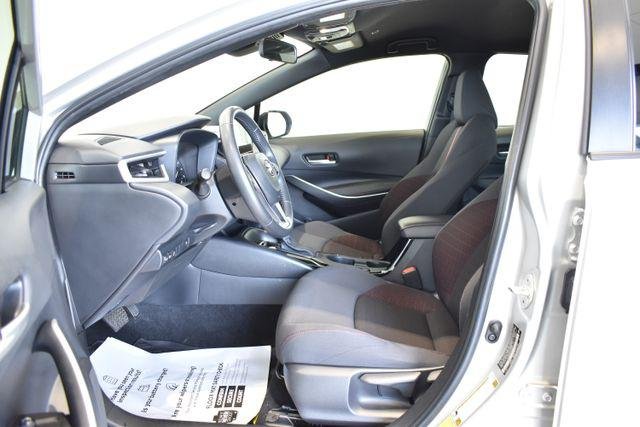Certified Used 2024 CLASSIC SILVER MET Toyota  image 17