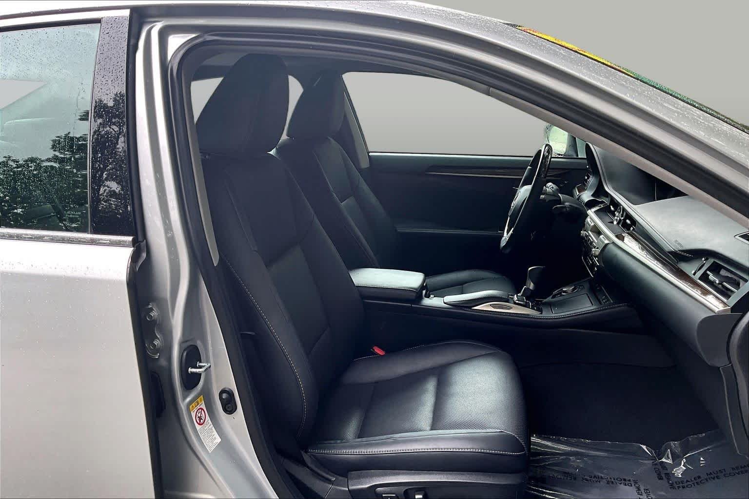 Used 2016 Silver Lining Metallic Lexus  image 9