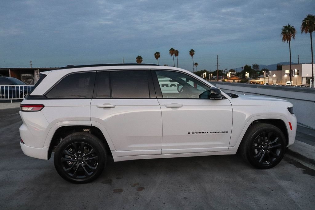 New 2026 Bright White Clearcoat Jeep Limited Reserve image 13