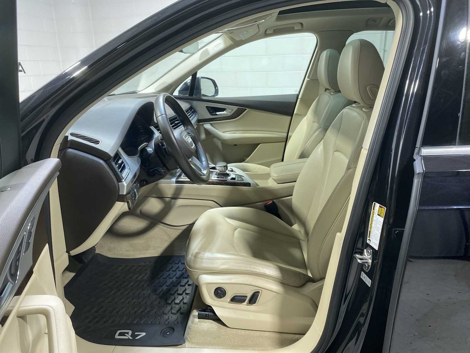 Used 2019 Audi Q7 Premium Plus with VIN WA1LHAF74KD044184 for sale in Verona, NJ