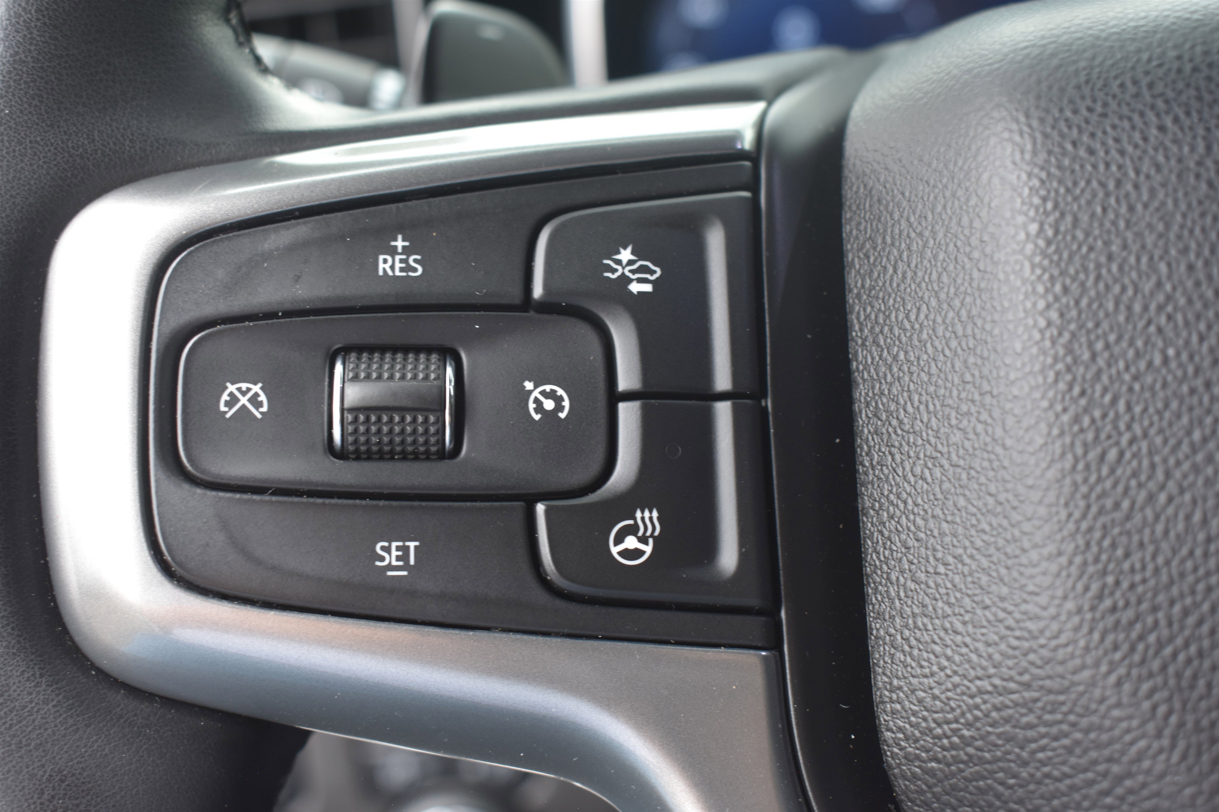 Used 2024 Summit White Chevrolet RST image 21