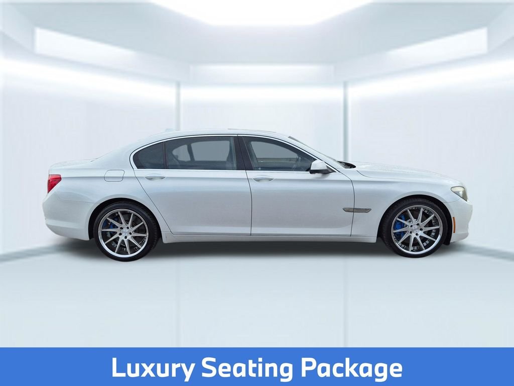 Used 2009 White BMW 750Li image 8