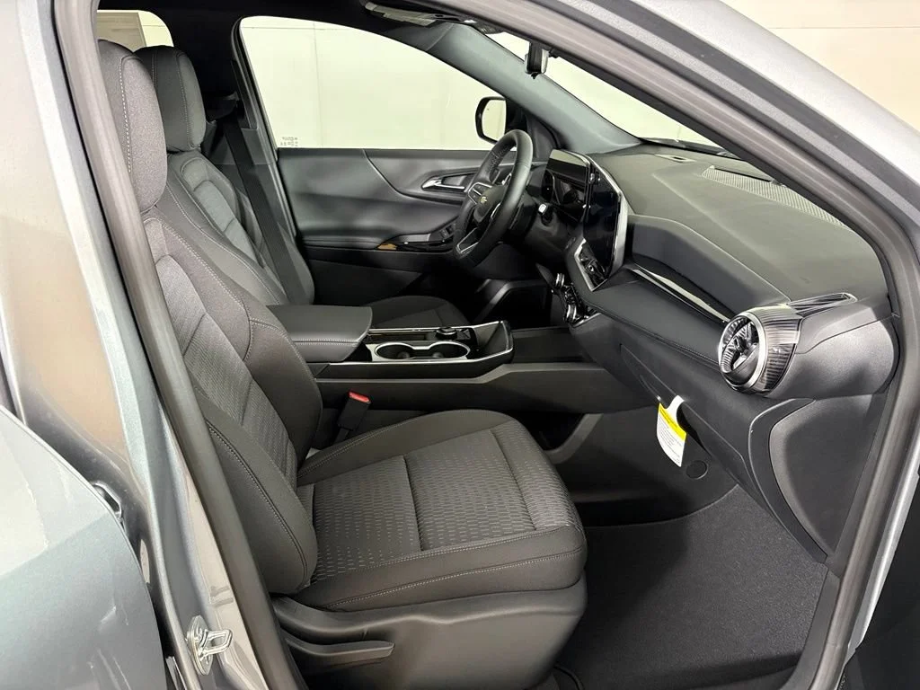 2027 Chevrolet Equinox LT - Photo 19