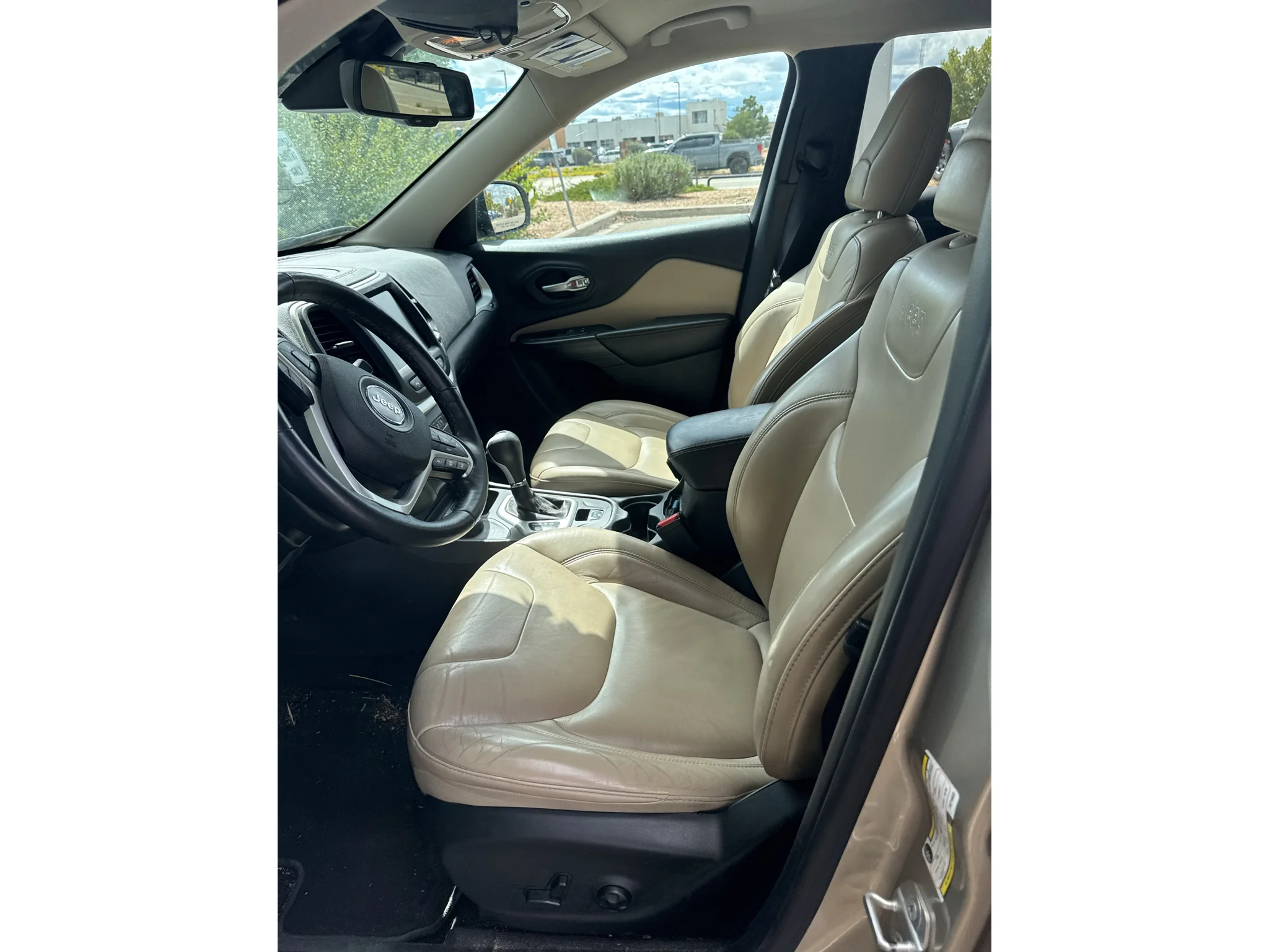 Used 2015 Jeep Cherokee Limited with VIN 1C4PJMDS8FW718433 for sale in Santa Fe, NM