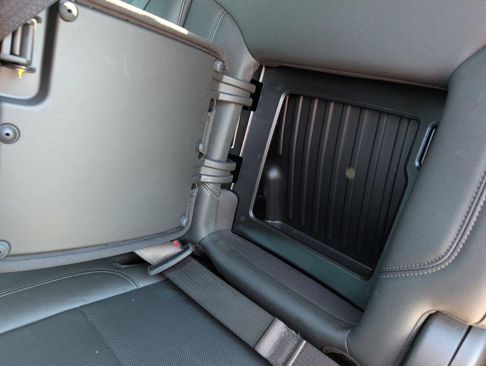 Used 2025 Titanium Rush Metallic GMC SLT image 35