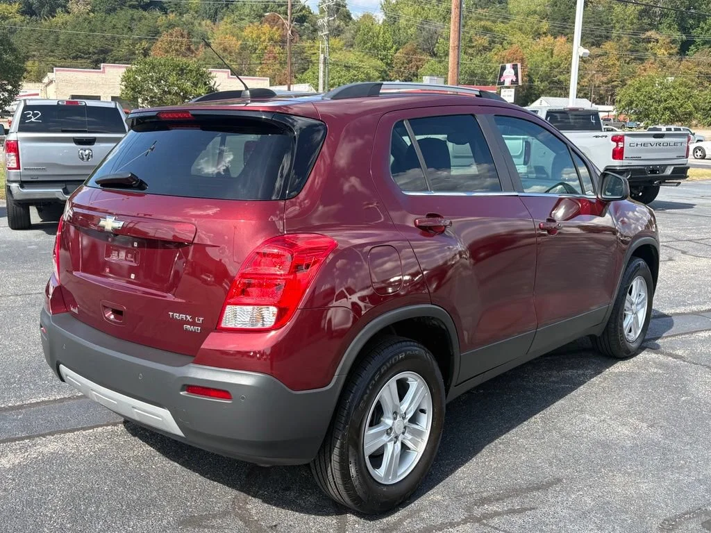 Used 2016 CRIMSON METALLIC Chevrolet LT image 7