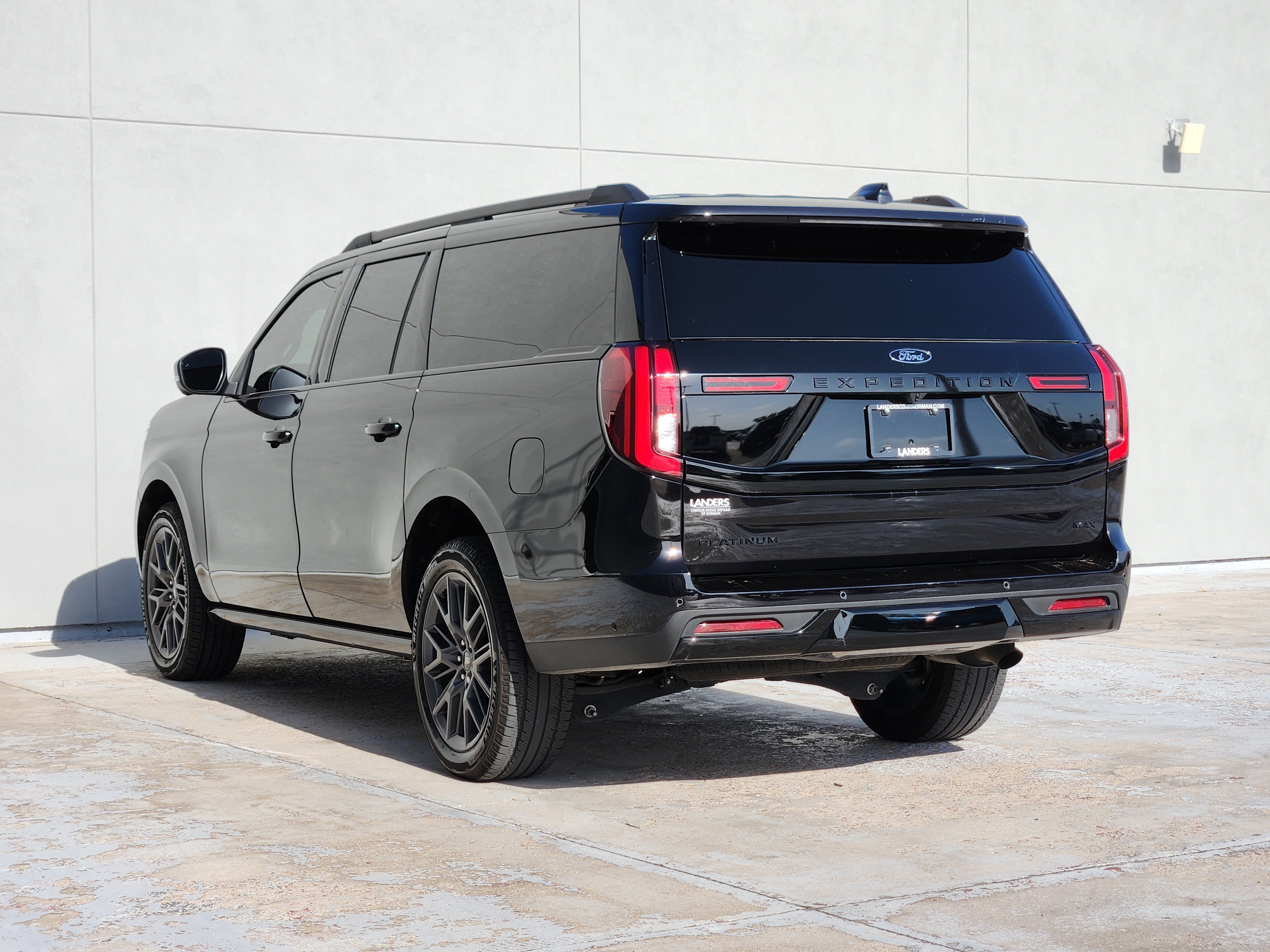 Used 2025 Agate Black Metallic Ford Platinum image 5