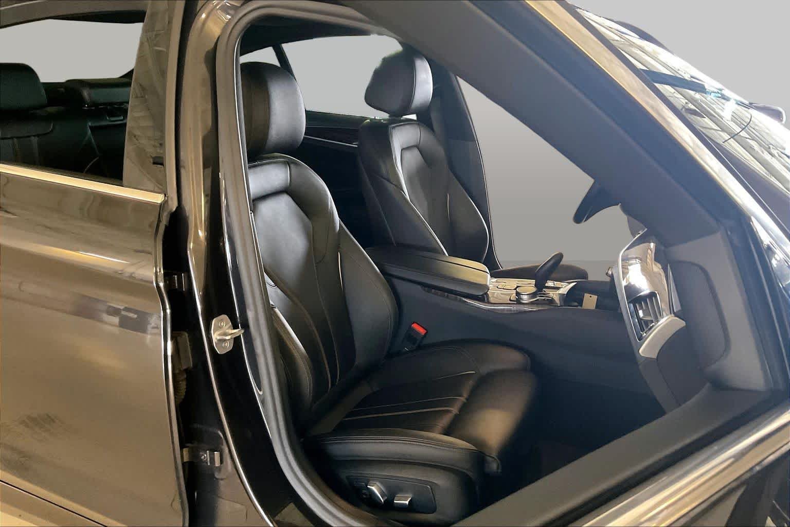 Used 2020 Dark Graphite Metallic BMW 540i image 8