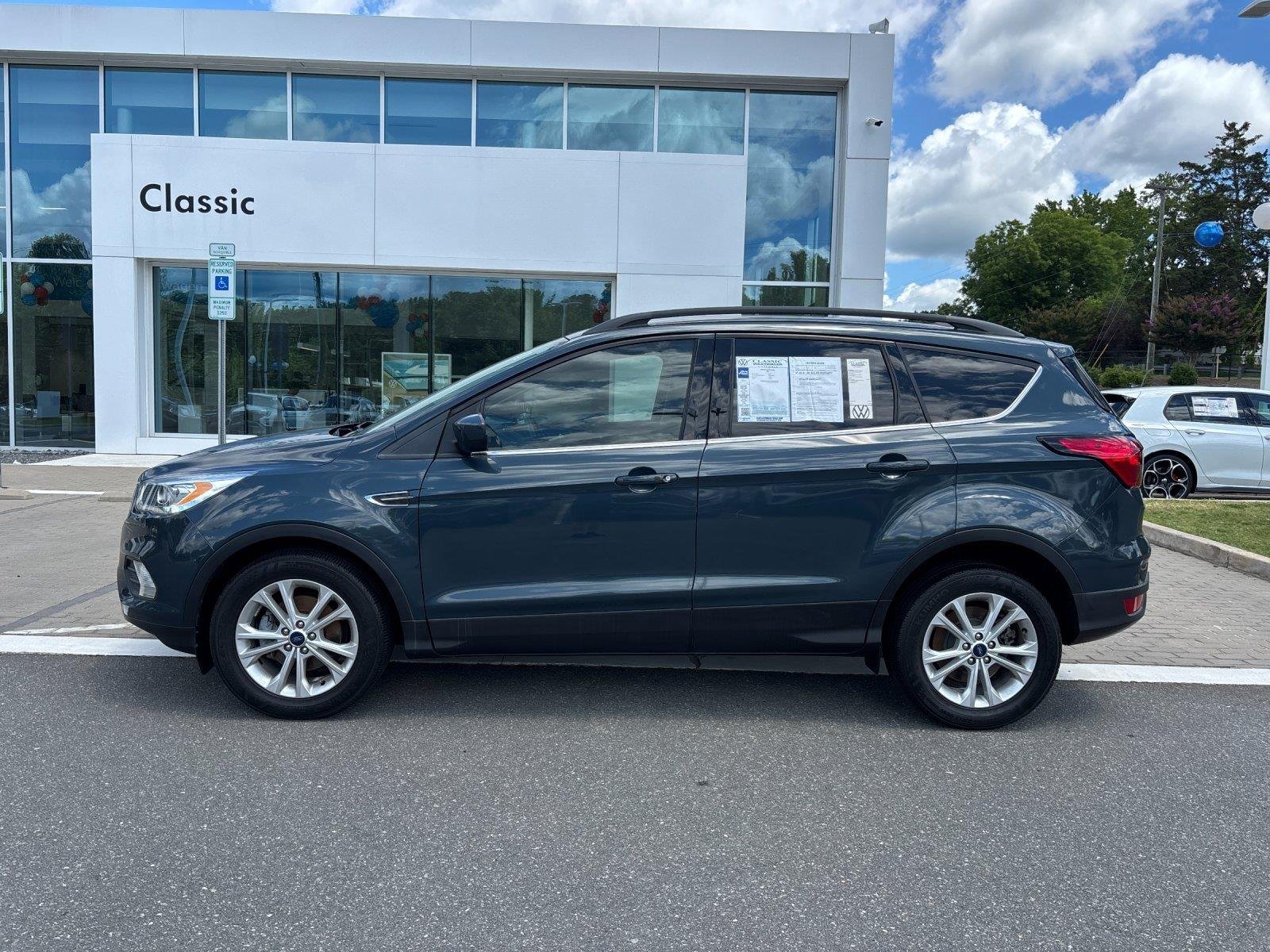 Used 2019  Ford SEL image 2
