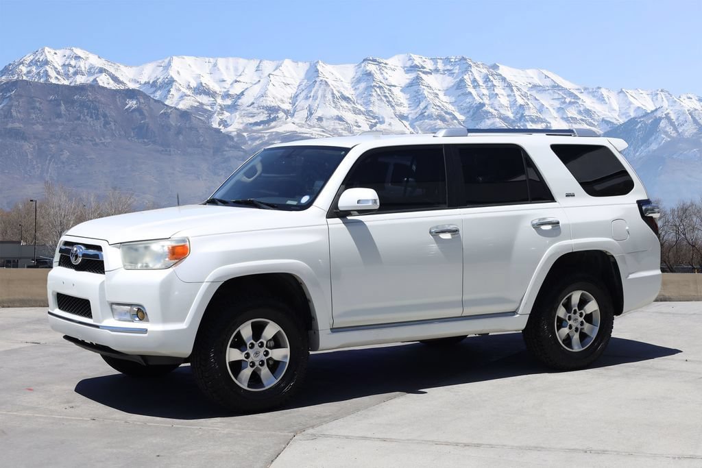 Used 2013 Blizzard Pearl Toyota SR5 image 2