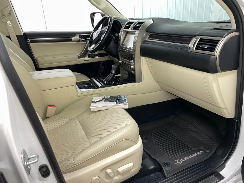 2020 Lexus GX LUXURY - Photo 46