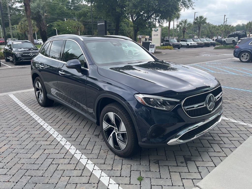 Used 2024 Nautical Blue Metallic Mercedes-Benz GLC 300 image 4