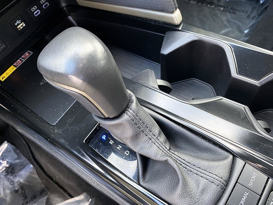 Used 2025 Ice Cap Toyota SE image 19