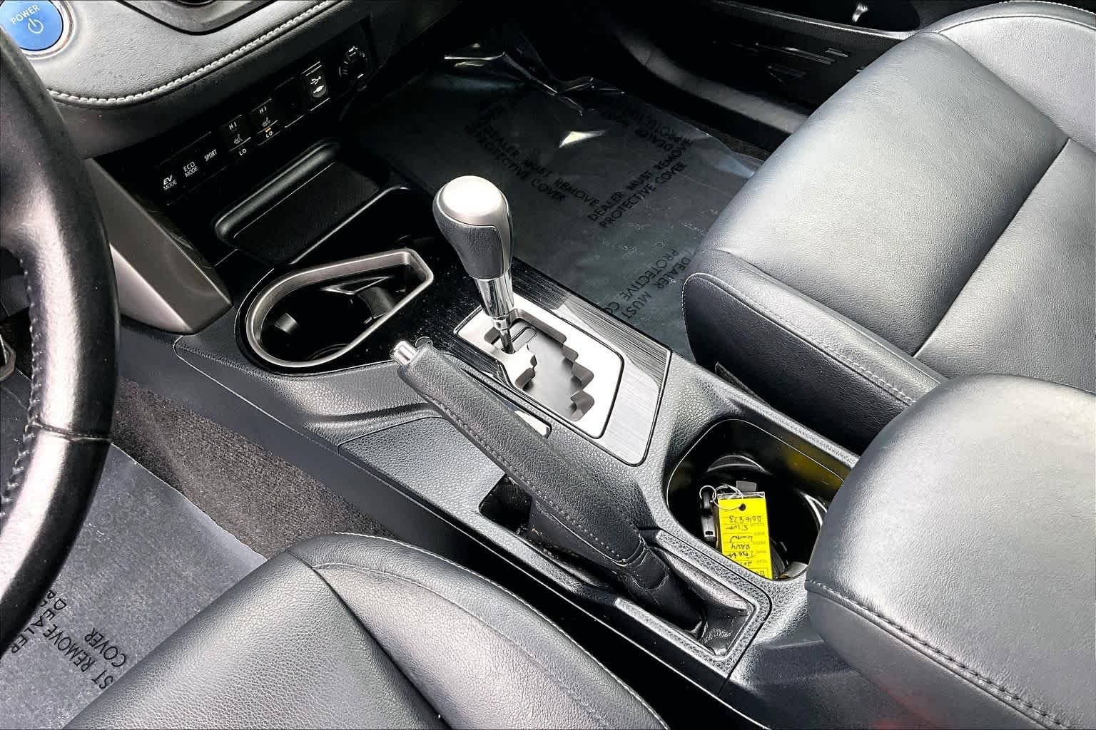 Used 2016 Classic Silver Metallic Toyota Limited image 17