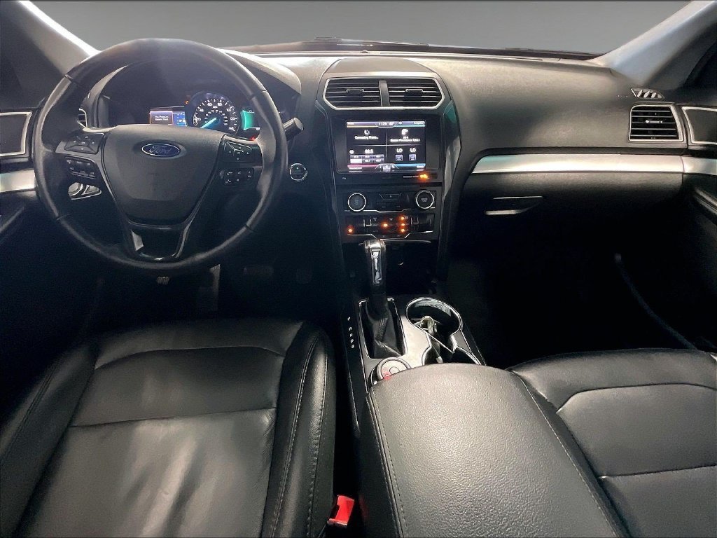 Used 2016 Gray Ford XLT image 22