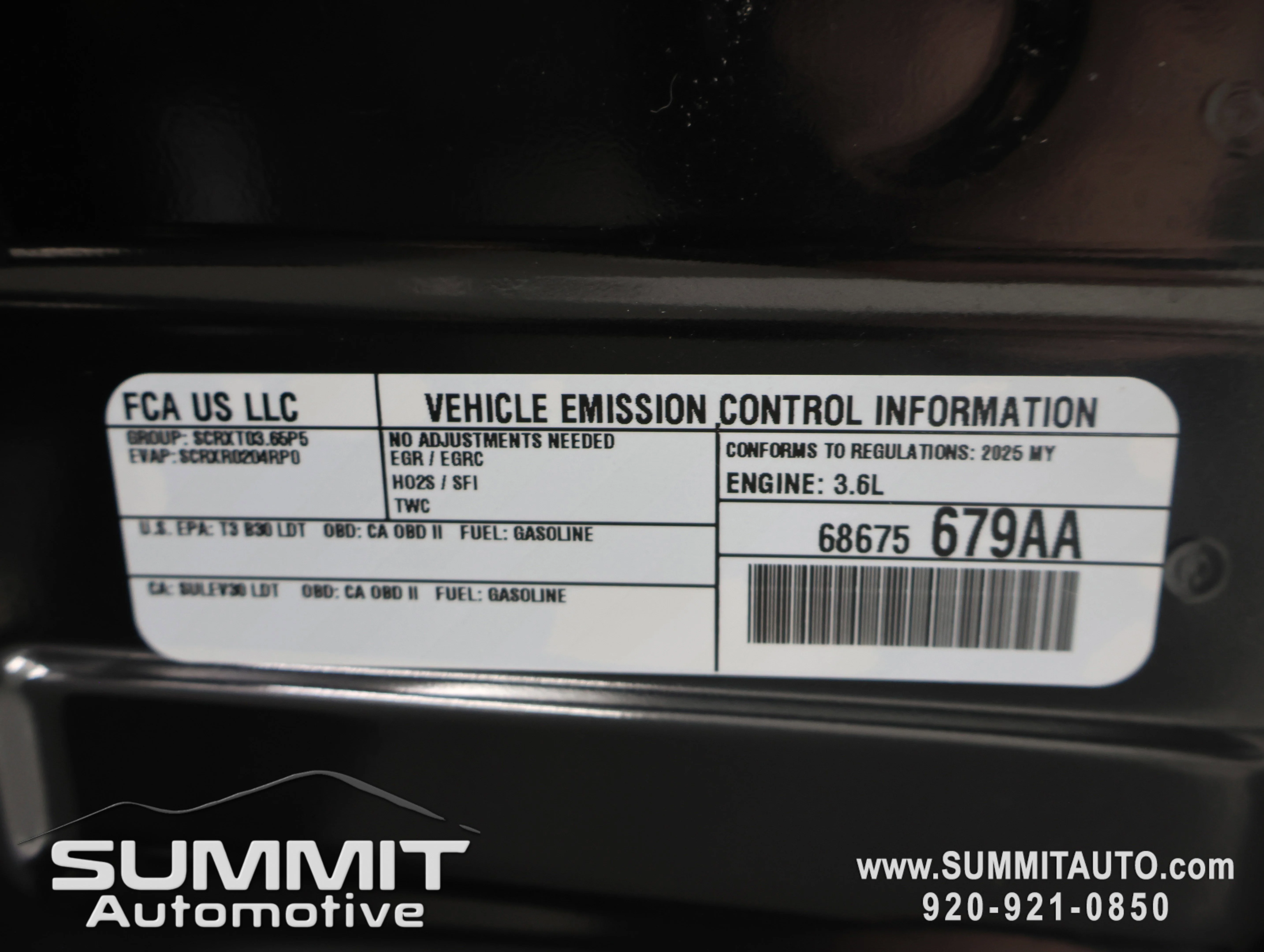 New 2025 Diamond Black Crystal Pearl-Coat Exterior Paint Jeep Limited image 24