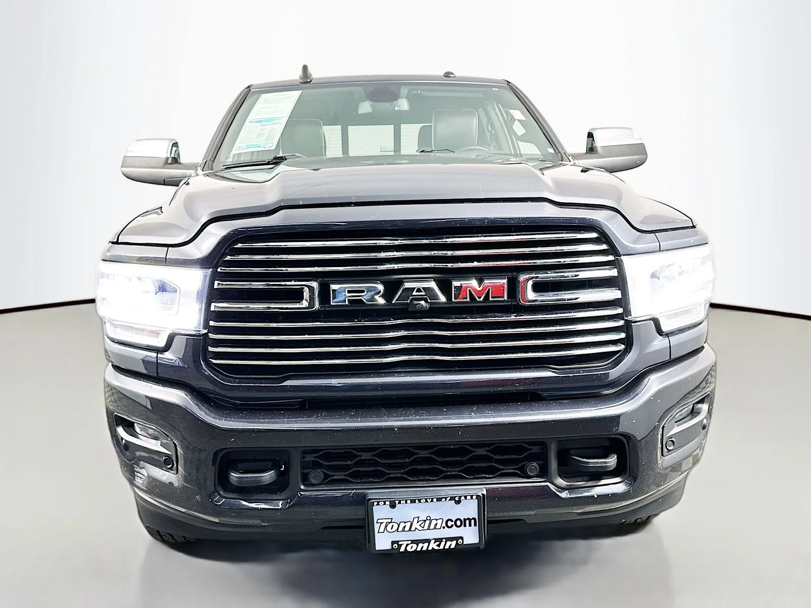Used 2020 Maximum Steel Metallic Clearcoat Ram Laramie image 2