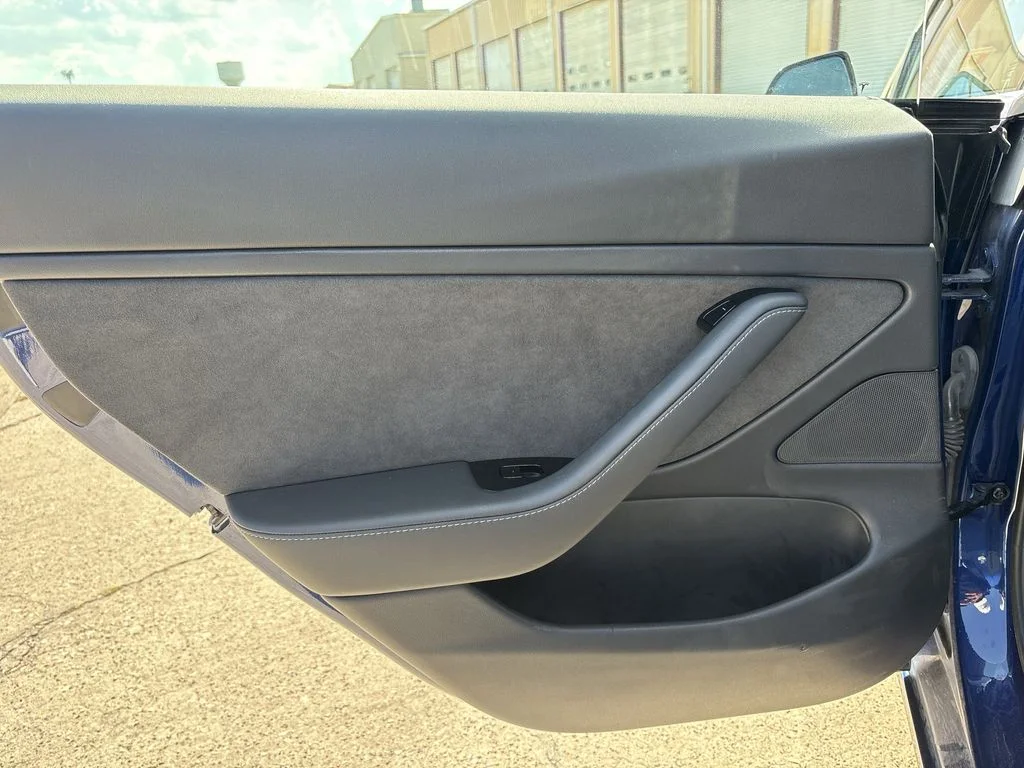 Used 2018 Deep Blue Metallic Tesla Long Range image 21