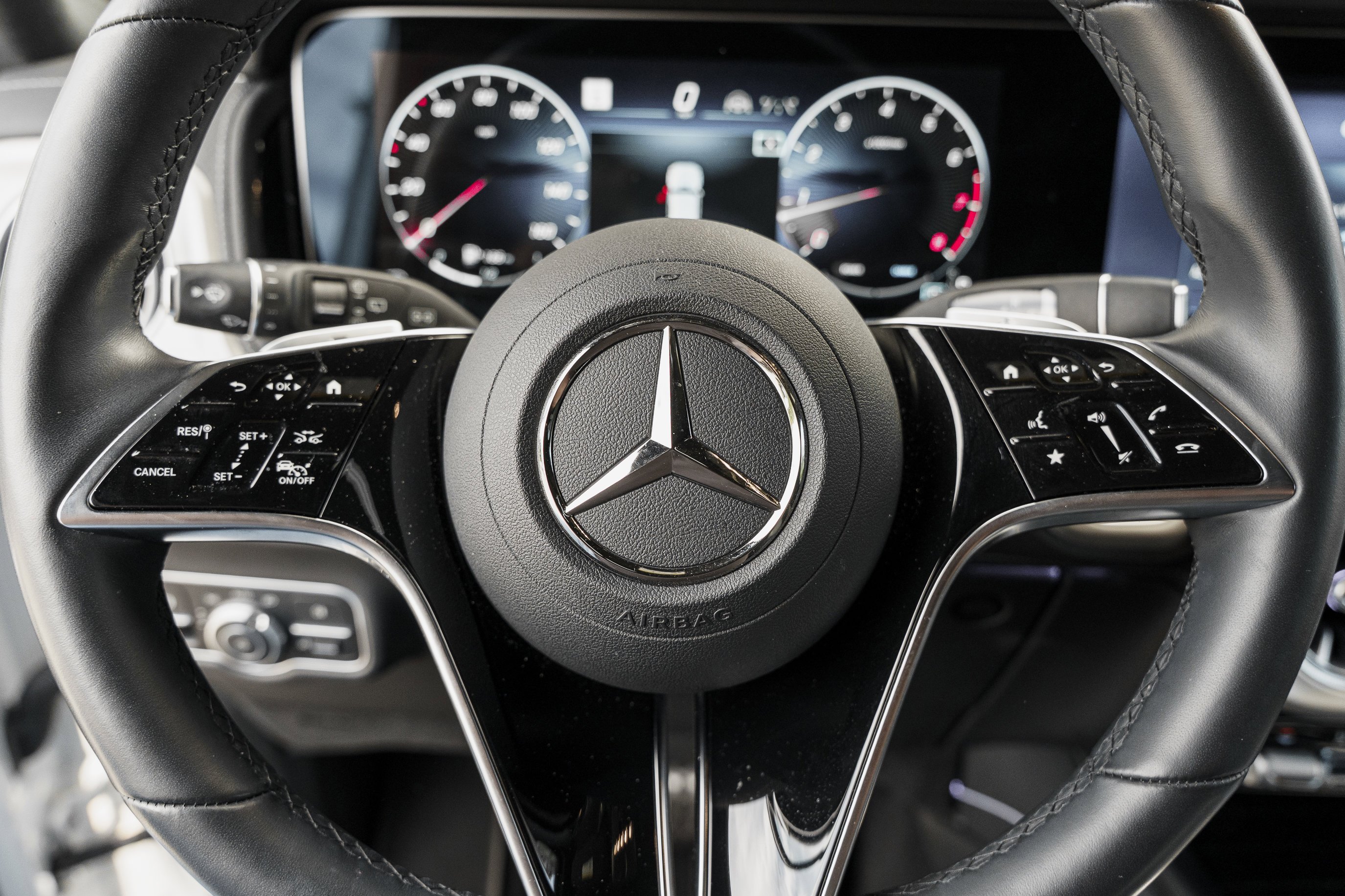 Used 2025 Polar White Mercedes-Benz G 550 image 16