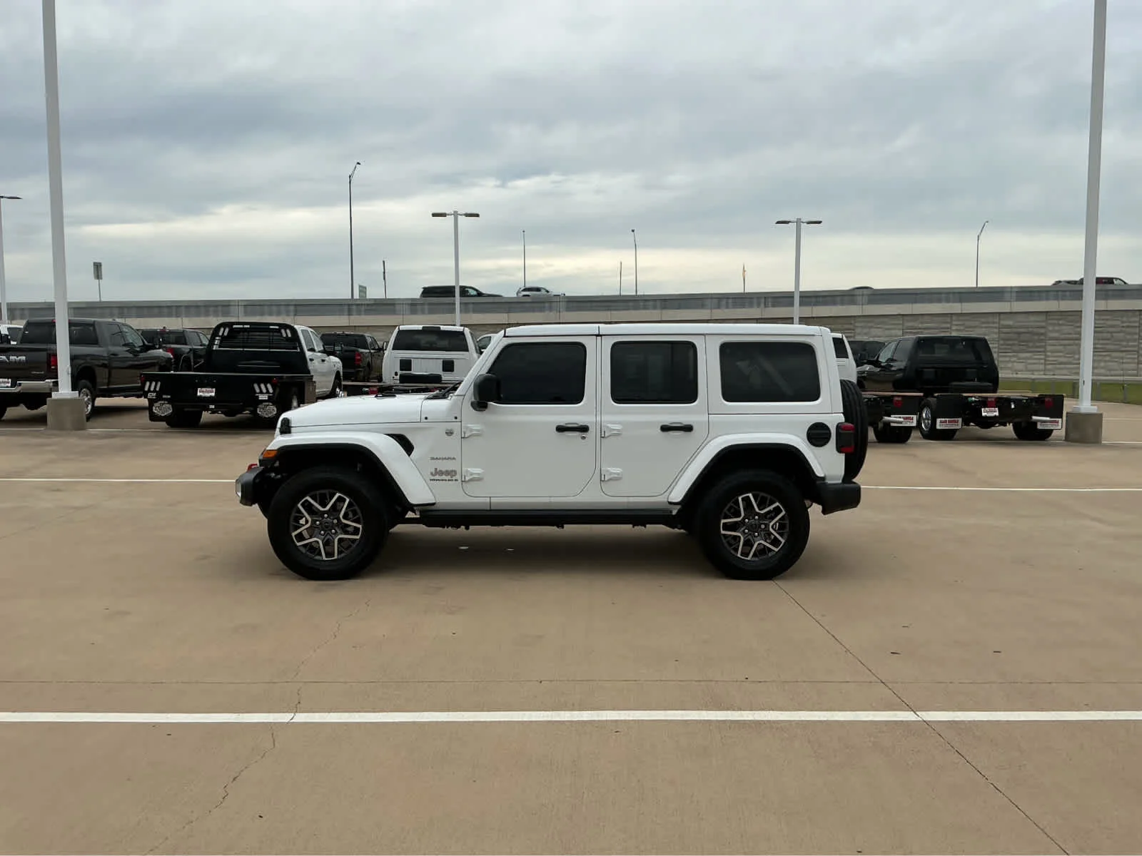Used 2024 Bright White Clearcoat Jeep Sahara image 10