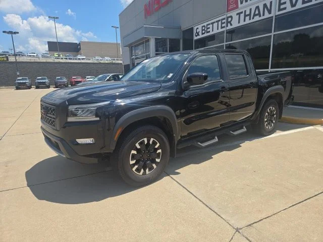 Used 2022 Black Nissan PRO-4X image 6