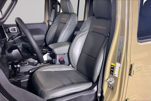Used 2025 Green Jeep Mojave image 19