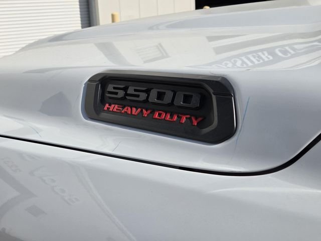 New 2026 Bright White Clear-Coat Exterior Paint RAM Tradesman image 9
