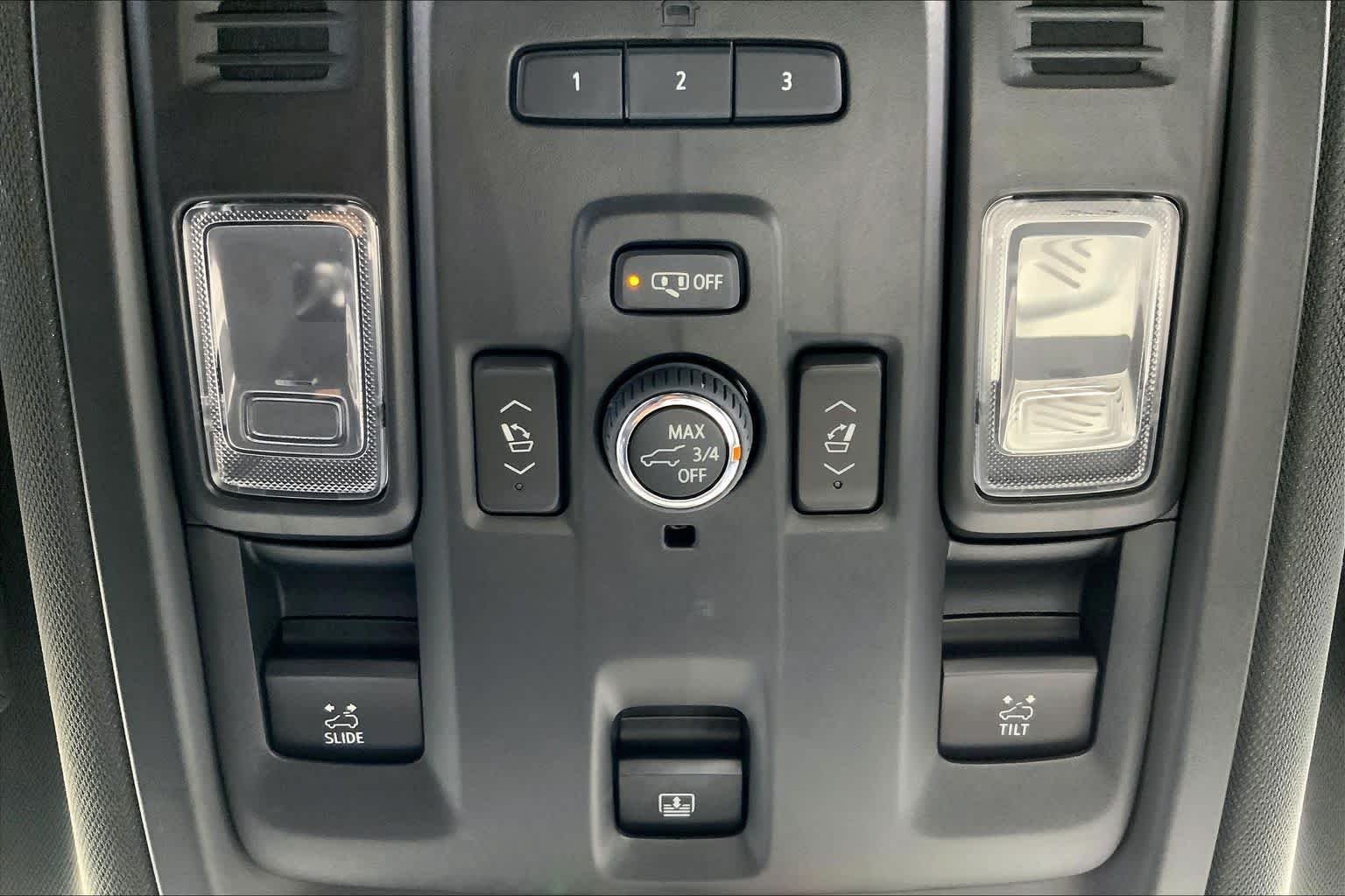 Used 2024 Onyx Black GMC SLT image 35