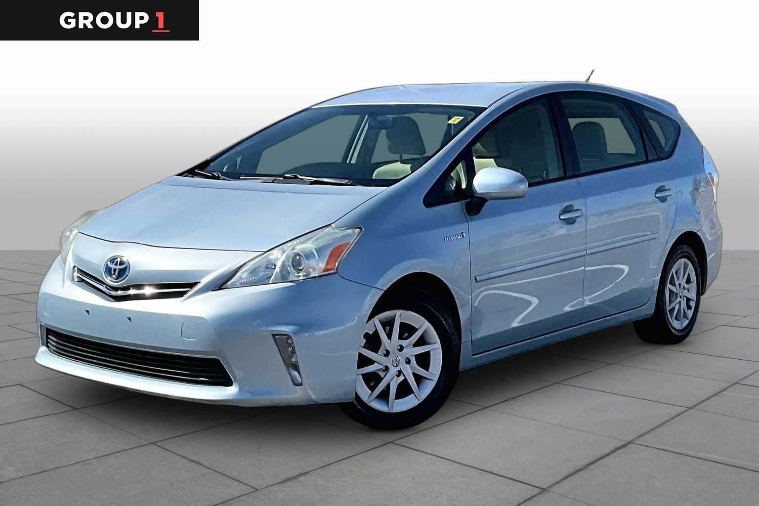 2012 Toyota Prius v Five's photo