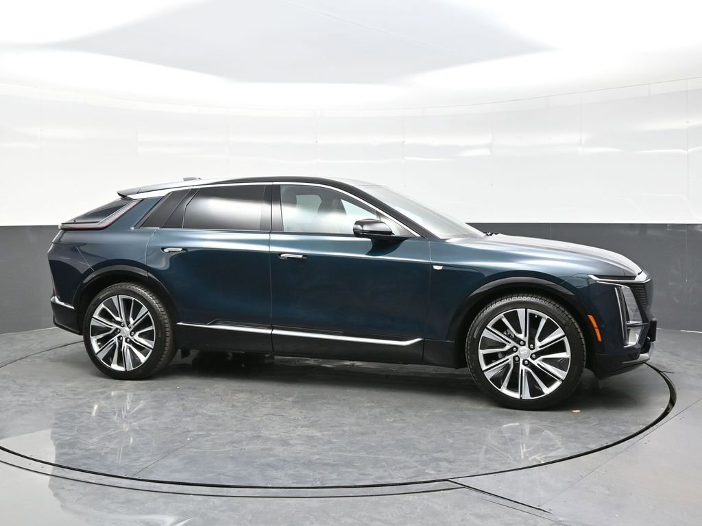 2025 Cadillac LYRIQ Luxury 3 - Photo 8