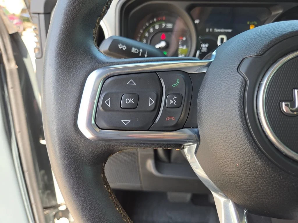 Used 2024 Anvil Clear Coat Jeep Sahara image 33