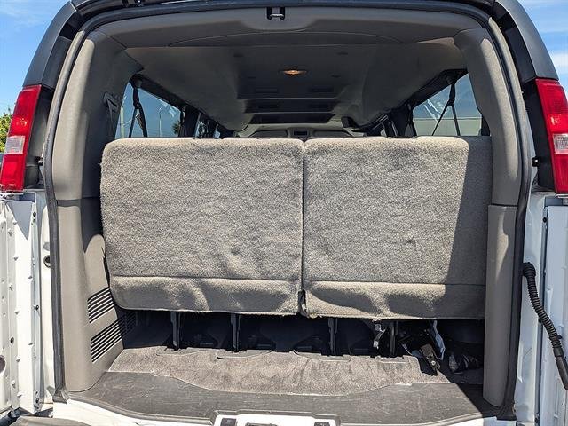 2024 Chevrolet Express Passenger LT - Photo 15