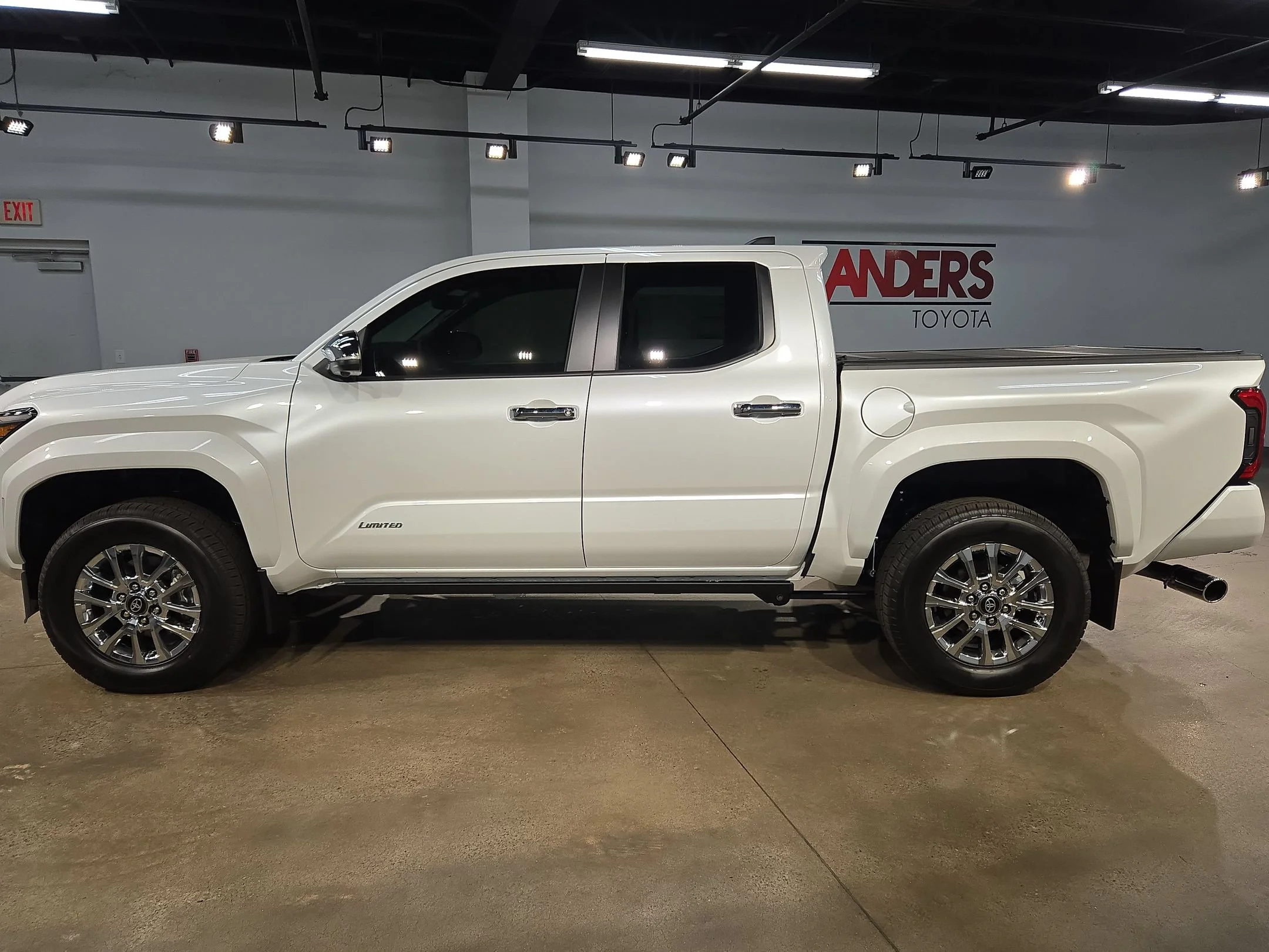 New 2026 Wind Chill Pearl Toyota Limited image 4