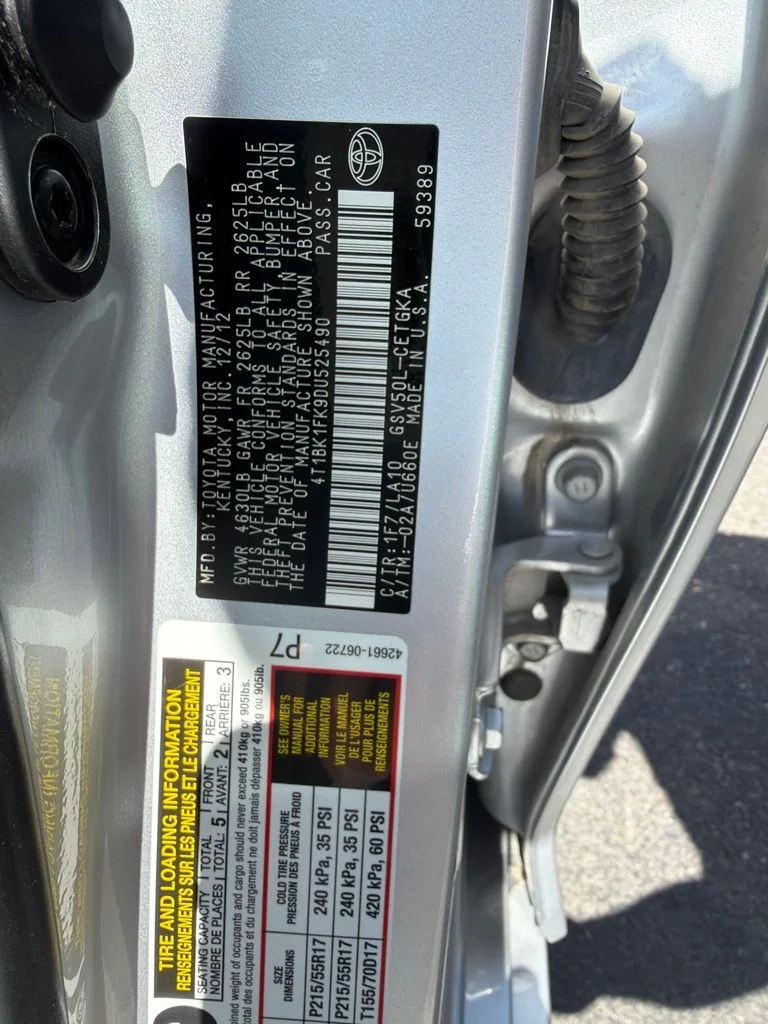 Used 2013 Classic Silver Metallic Toyota XLE image 4