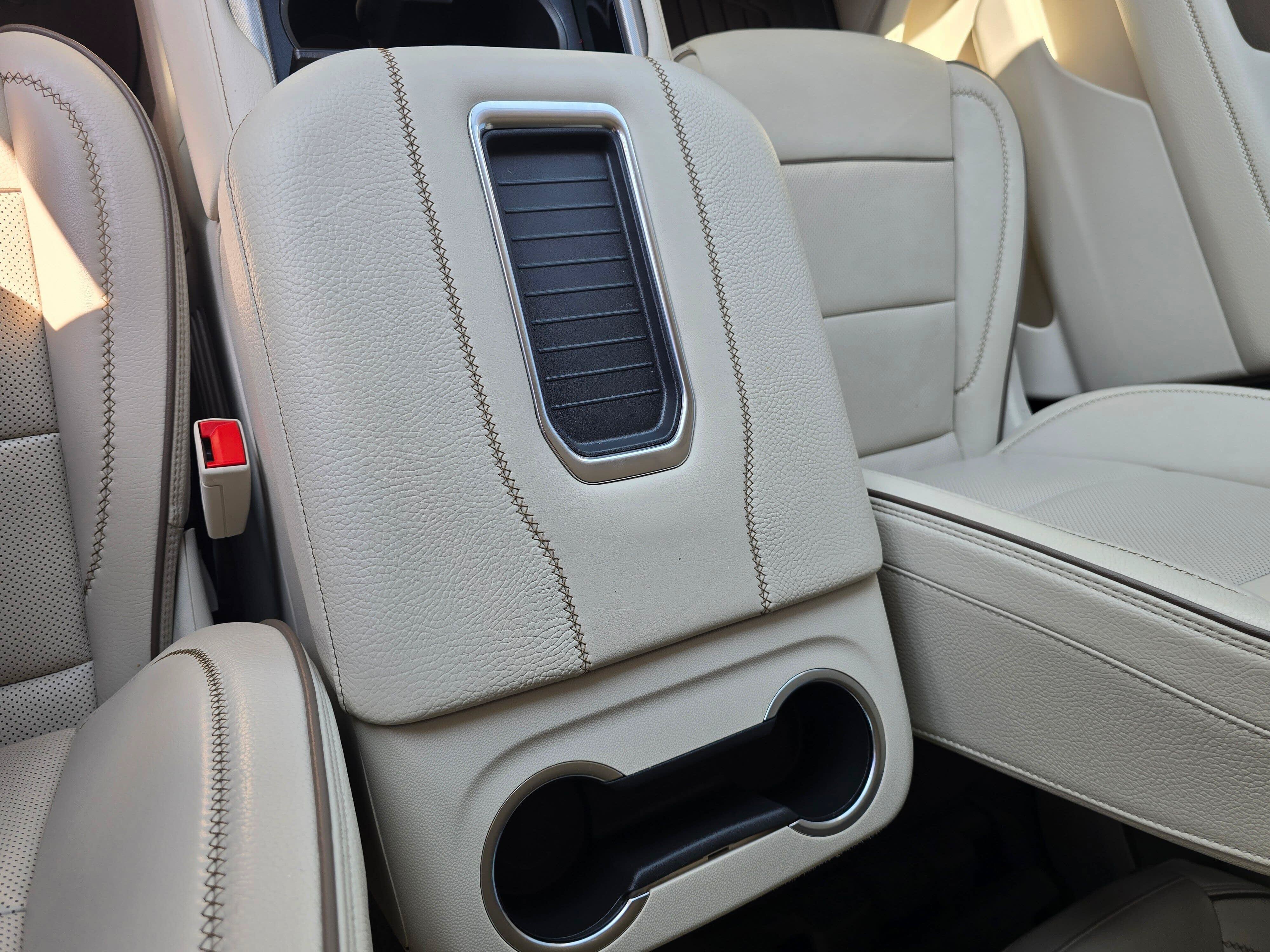 Used 2024 White Frost Tricoat GMC Denali image 23