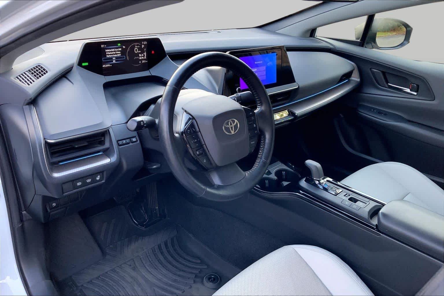 Used 2024 Wind Chill Pearl Toyota XLE image 17