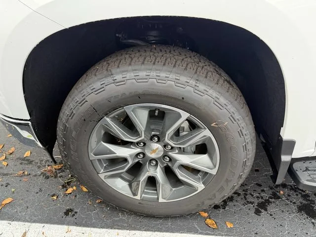 New 2026 Summit White Chevrolet LT image 9