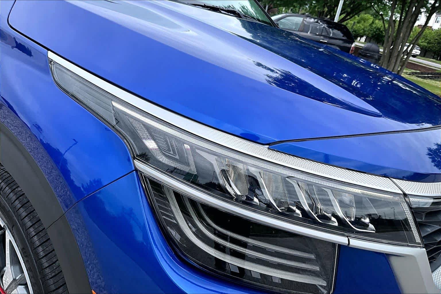Used 2021 Neptune Blue Kia SX image 27