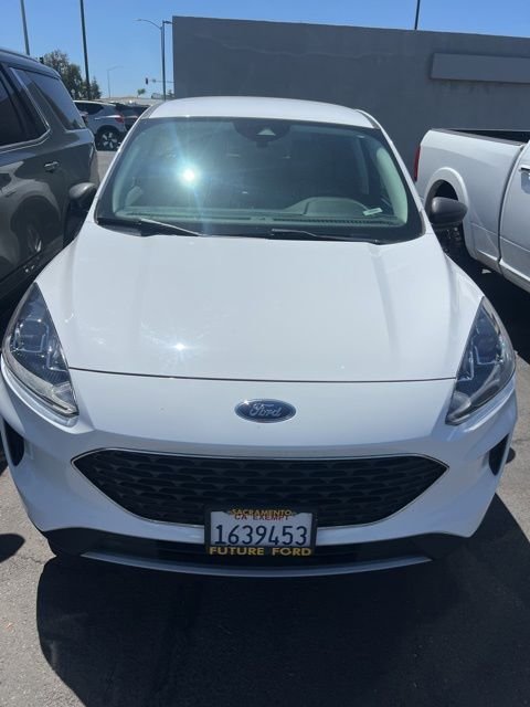Used 2022 White Ford SE image 3